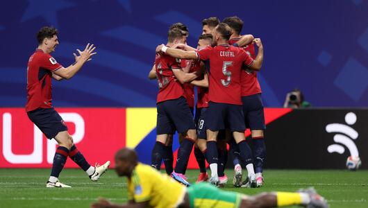 Michal Sadilek feiert das 1:0 Tschechiens gegen Südafrika.