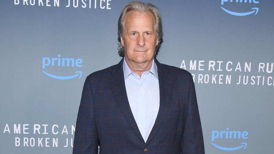 "Dumm und Dümmer"-Darsteller Jeff Daniels wird Teil des "Shrinking"-Casts.