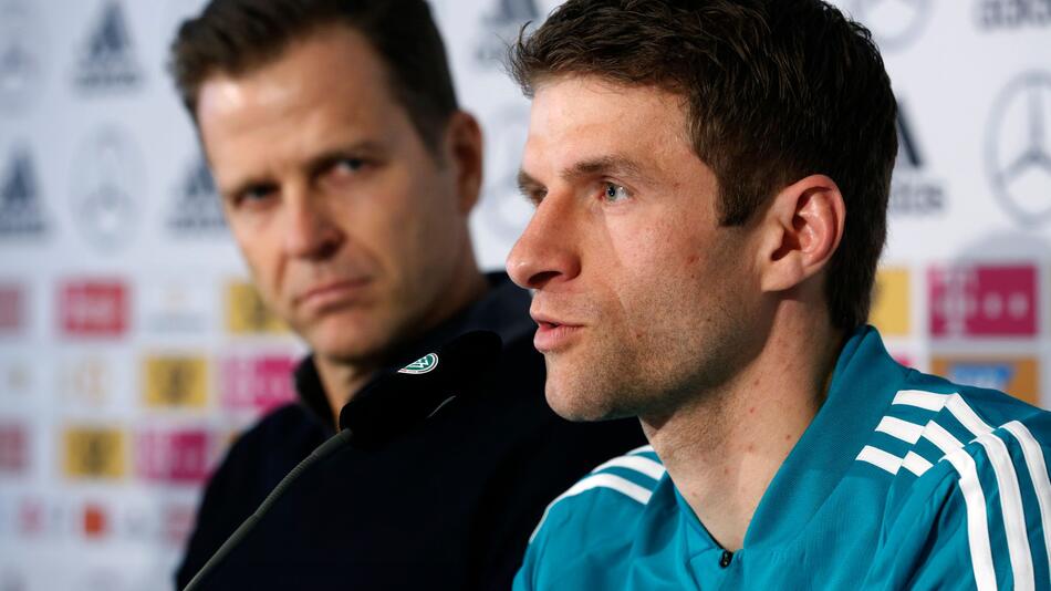 Oliver Bierhoff und Thomas Müller