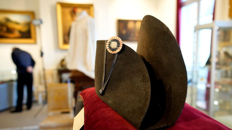Napoleons Hut in Frankreich versteigert
