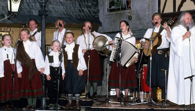 Die Kelly Family bei einem Auftritt Ende der 80er.
