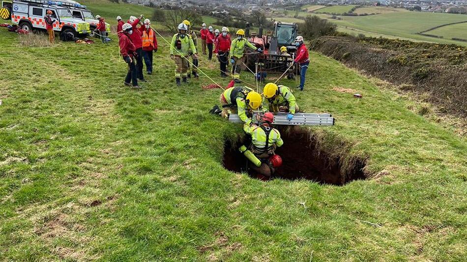 Quad-Fahrer in England stürzt in 18 Meter tiefe Bergsenkung