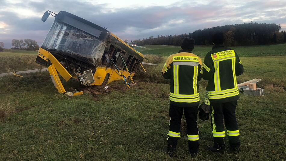 15 Verletzte bei Busunfall mit Schülern an Bord