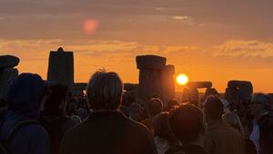 Kalendarischer Sommeranfang - Sonnenwende in Stonehenge