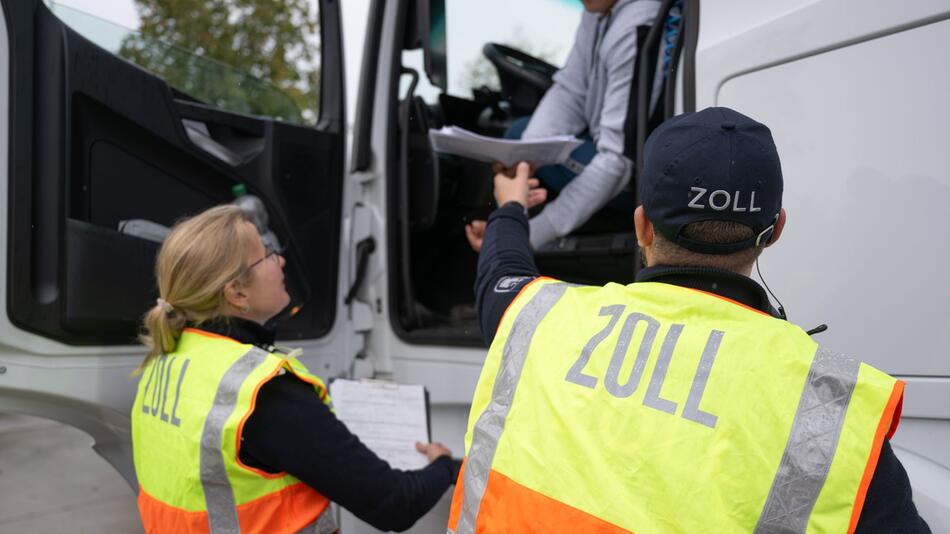 Zoll und Polizei führen Kontrolltag durch