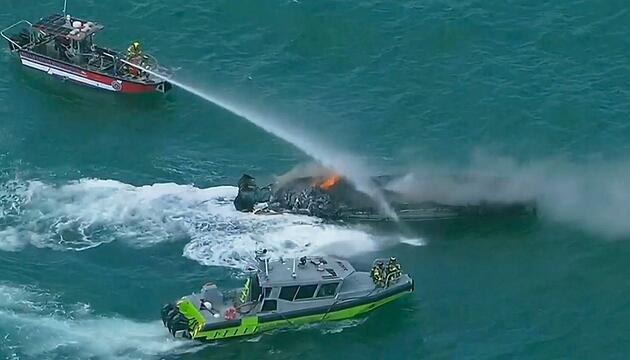 Flammen auf dem Meer: Touristen entkommen brennendem Boot vor Miami Beach