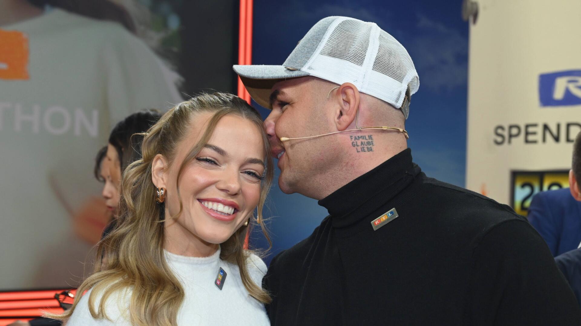 Pietro Lombardi küsst Ex-Freundin Laura im TV