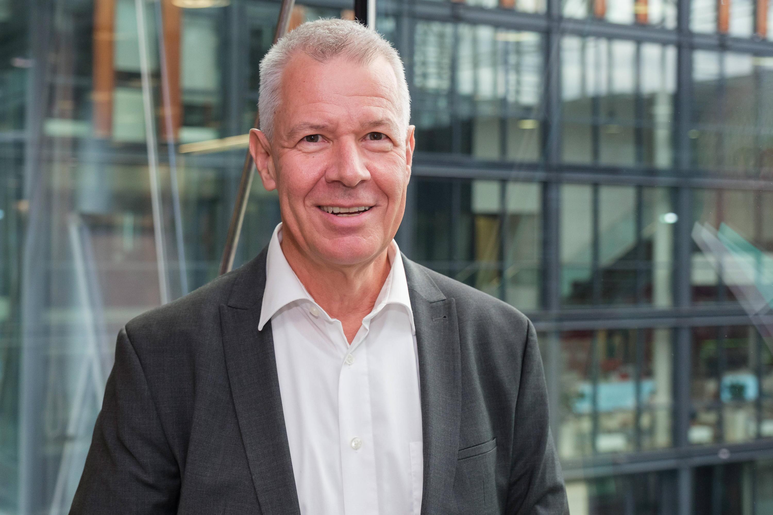 Peter Kloeppel | Steckbrief, Bilder und News | WEB.DE