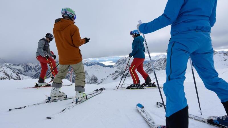 Skifahrer auf der Zugspitze