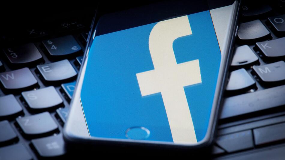 Auch Facebook ließ Menschen Sprachaufnahmen von Nutzern abtippen
