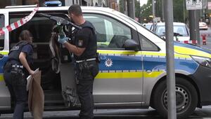 Tödlicher Unfall in Frankfurt - Auto fährt zwei E-Scooter an