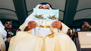 Eine Broschüre zur IDEX 2019 in Abu Dhabi