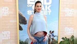 Mit diesem Look sorgte Anne Hathaway für Spekulationen über ihre Schwangerschaft.