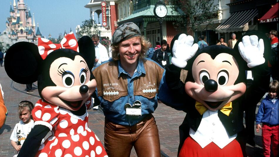 Thomas Gottschalk mit Minnie und Mickey Mouse
