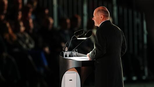 Großer Zapfenstreich für geschäftsführenden Bundeskanzler