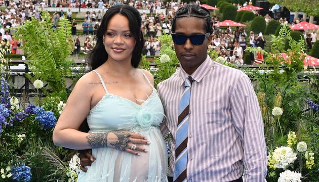 Bei der "Die Schlümpfe"-Premiere in Brüssel plaudert A$AP Rocky über sein Baby mit Rihanna.