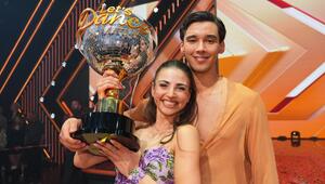 Diego Pooth und Ekaterina Leonova mit dem "Let's Dance"-Pokal.