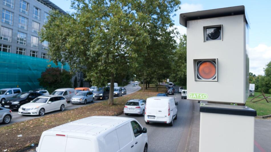 Ab Dienstag: Höhere Bußgelder für Raser und Falschparker