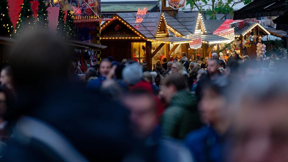 Weihnachtsmarkt in Essen-Steele öffnet