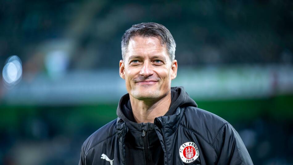 Trainer Alexander Blessin vom FC St. Pauli