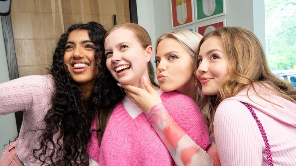 Die neuen "Plastics": Avantika Vandanapu als Karen Shetty, Angourie Rice als Cady Heron, Renée ...