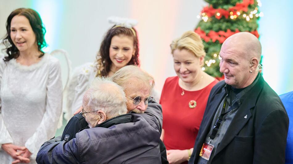 Frank Zanders 30. Weihnachtsfeier für Obdachlose