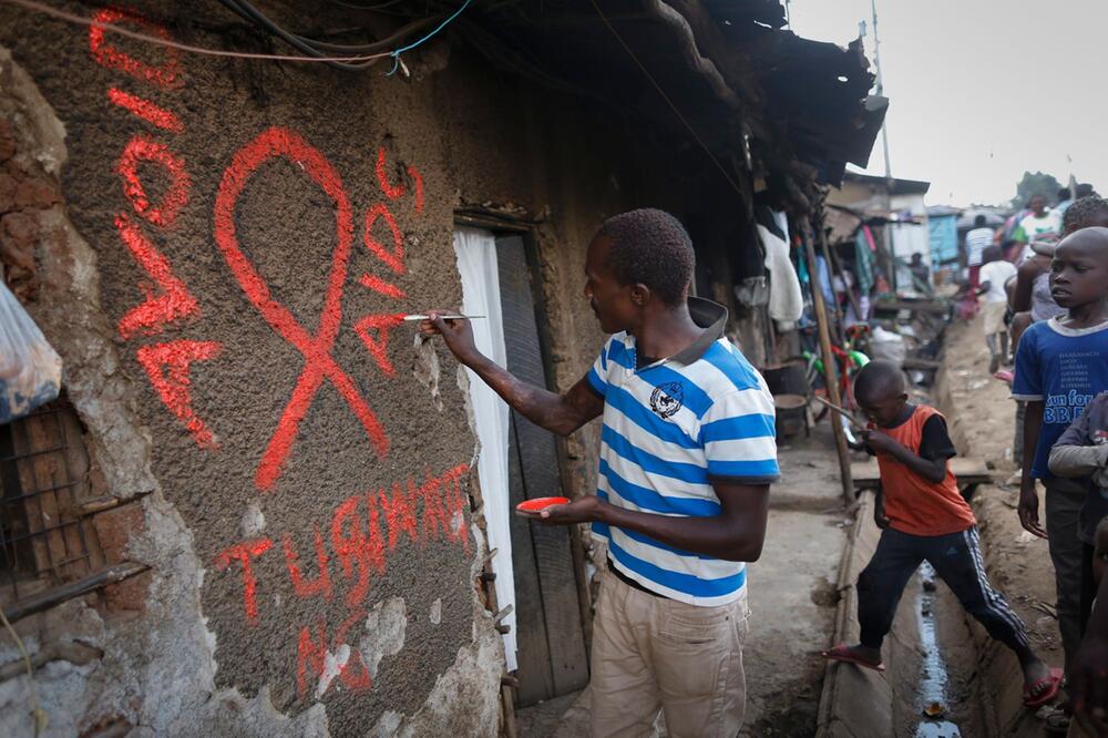 Ein Graffiti ruft zur Vermeidung von Aids auf