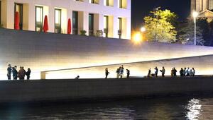 Verletzte bei Gruppen-Schlägerei am Humboldt-Forum