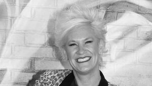 Die stacheligen blonden Haare waren das Markenzeichen von Anne Burrell.