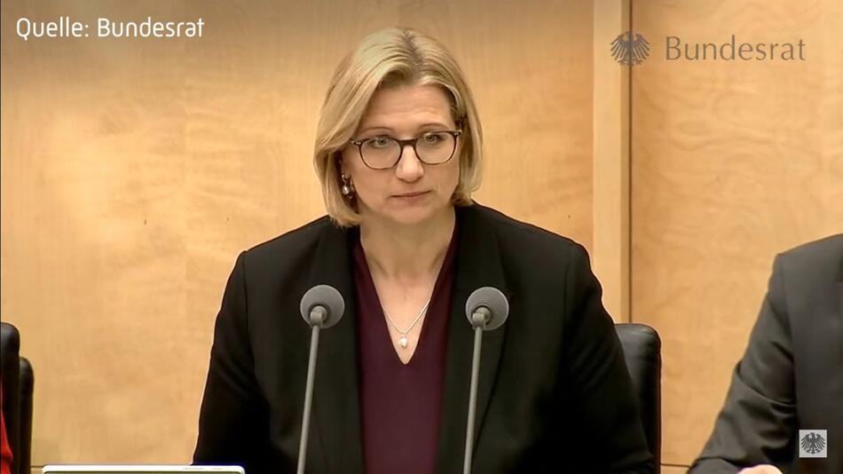 Bundesrat stimmt Grundgesetzänderung für Finanzpaket zu