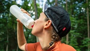 Kann man zu viel Wasser trinken?