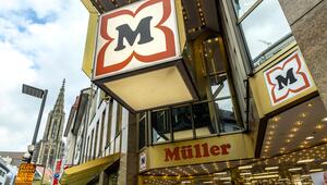 Ladengeschäft mit dem Logo der Marke Drogeriemarktkette Müller in Ulm.