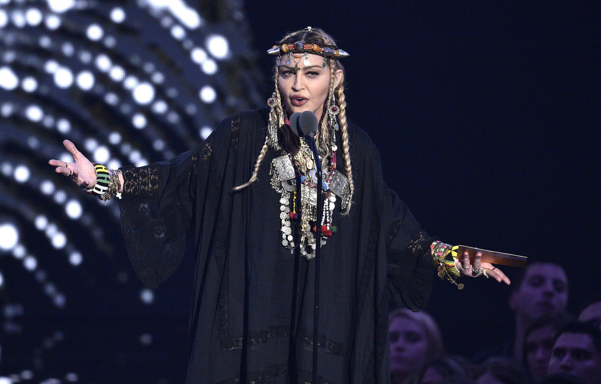 Madame X Popstar Madonna Kündigt Neue Musik An Web De