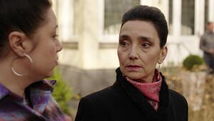 ""Alles was zählt"": Vanessa (l.) atmet auf, als Jenny Simone (r.) doch zur Seite steht.