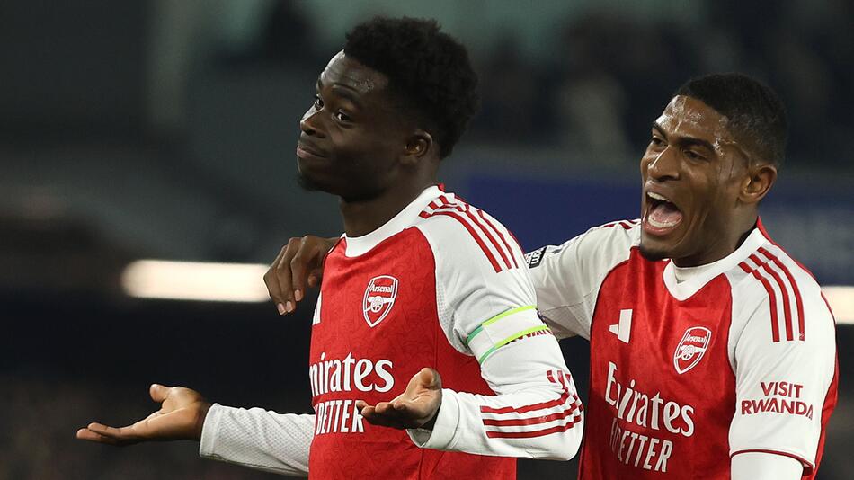 Bukayo Saka feston