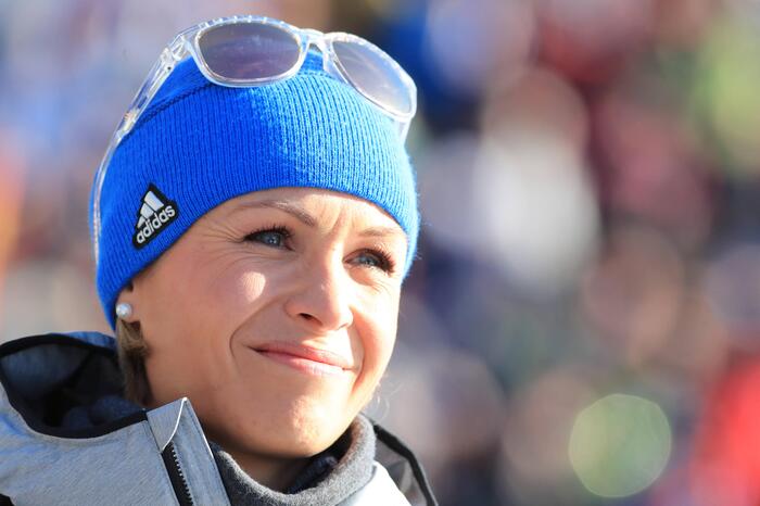 Biathletinnen erinnern mit bewegendem Auftritt an Laura Dahlmeier | WEB.DE