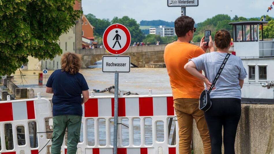 Hochwasserlage in Bayern - Regensburg