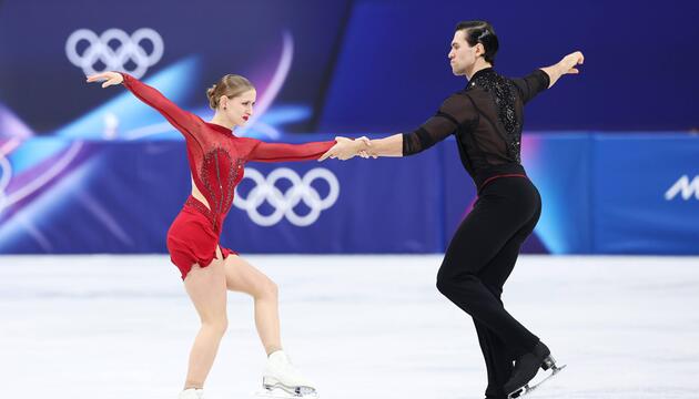 Minerva Hase und Nikita Volodin haben Goldchancen im Paarlauf.