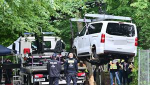 Auto fährt in Menschenmenge - CSD abgebrochen