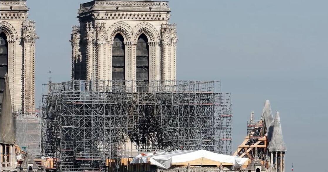Notre-Dame noch immer einsturzgefährdet - Wiederaufbau nicht vor 2021 ...