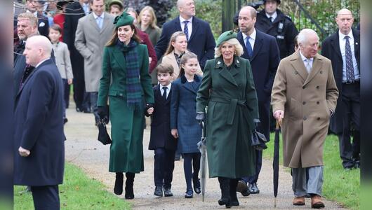 Hinter König Charles III. und Königin Camilla liefen Prinzessin Kate und Prinz William mit ihren ...