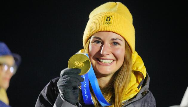 Julia Taubitz ist Olympiasiegerin.