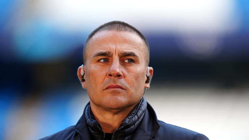 Fabio Cannavaro beobachtet als TV-Experte das Spiel zwischen Manchester City und Real Madrid