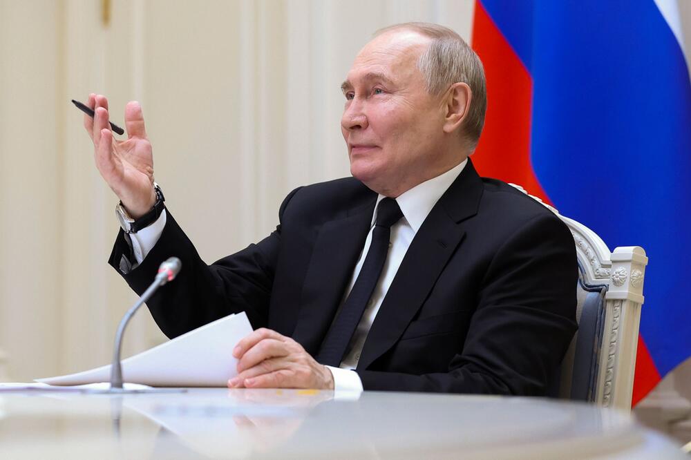 Russlands Präsident Putin trifft Familien bei online-Konferenz