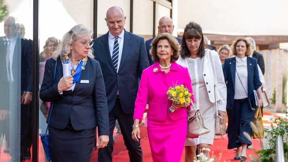Königin Silvia eröffnet Wohnquartier für Demenzkranke