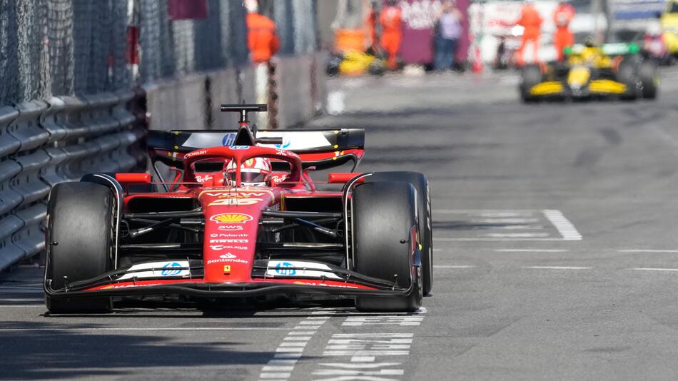 Charles Leclerc ist in seinem Ferrari auf dem Weg zum Sieg beim Heimrennen in Monaco