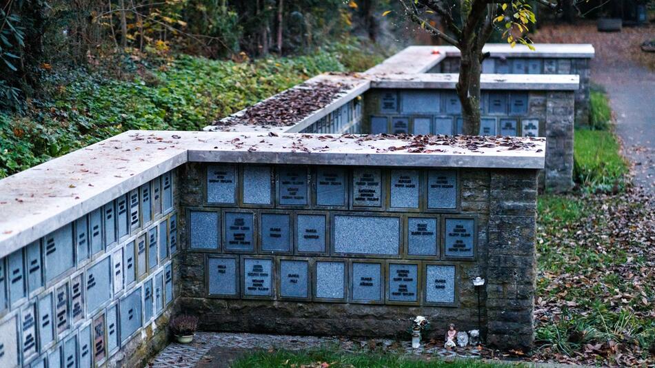 Urnengrab auf Nürnberger Friedhof