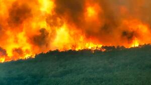 Türkei in Flammen: Drohnenaufnahmen zeigen riesige Feuerwand