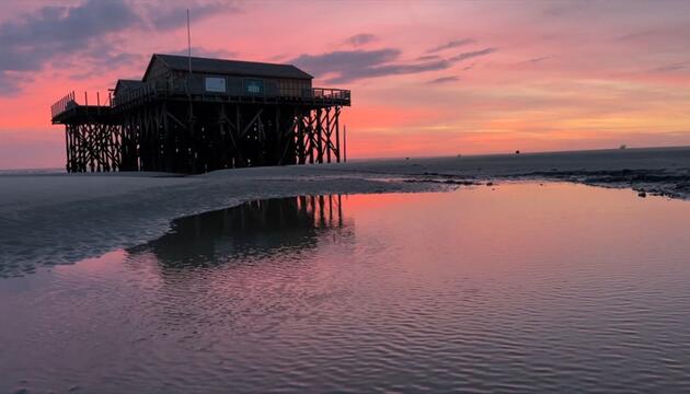 Letzter Sonnenuntergang an der Kultkneipe: Strandbar 54° Nord abgerissen