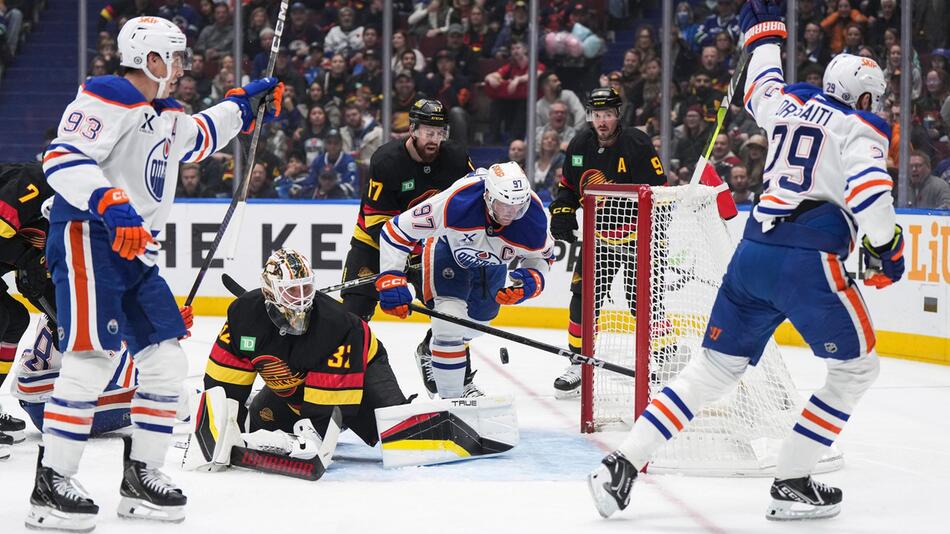 Vancouver Canucks - Edmonton Oilers